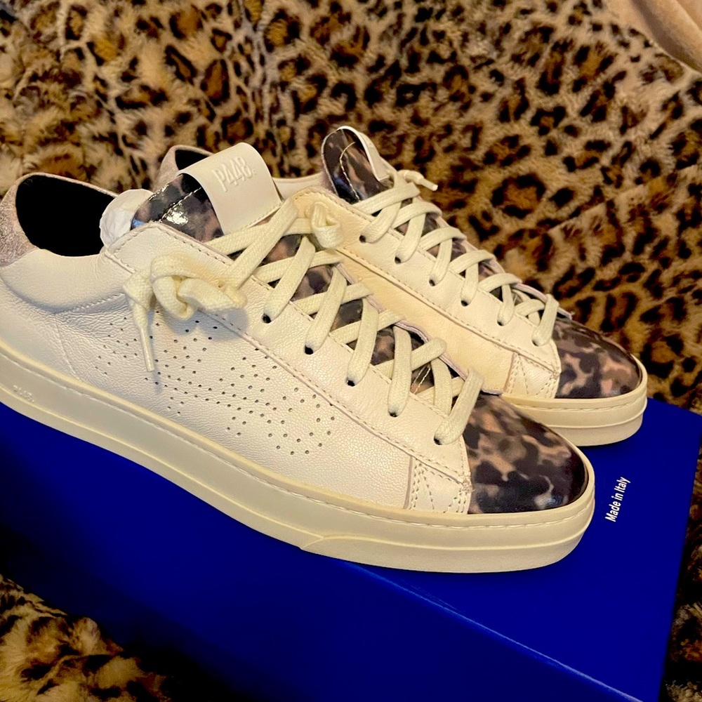 P448 Jack Sneaker, TURTLE BEIGE
Size 38, worn 4 times!